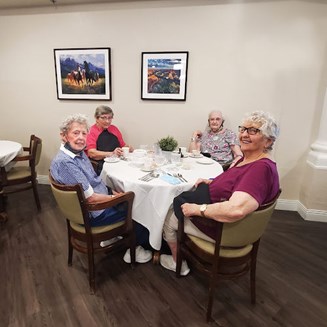 Senior ladies enjoying lunch at Fellowship Square independent living in Phoenix