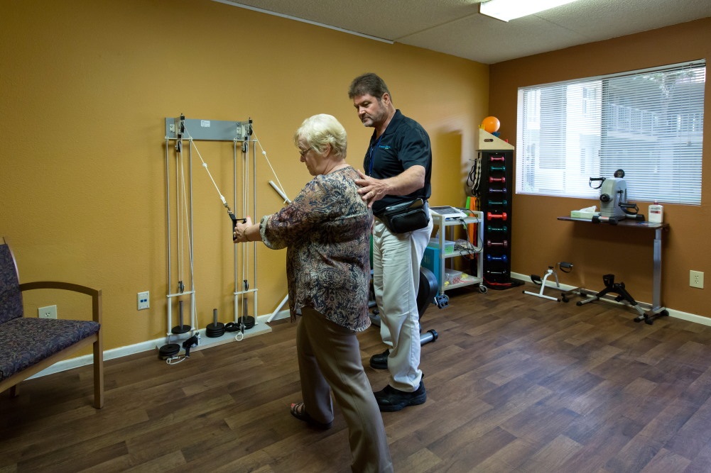 Senior Physical Therapy at Fellowship Square Historic Mesa in Arizona