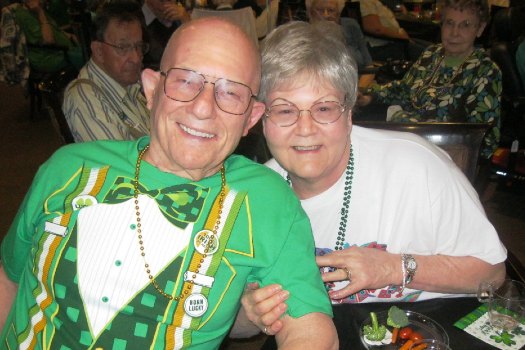 Photo of seniors having fun at Fellowship Square Independent Living in Tucson